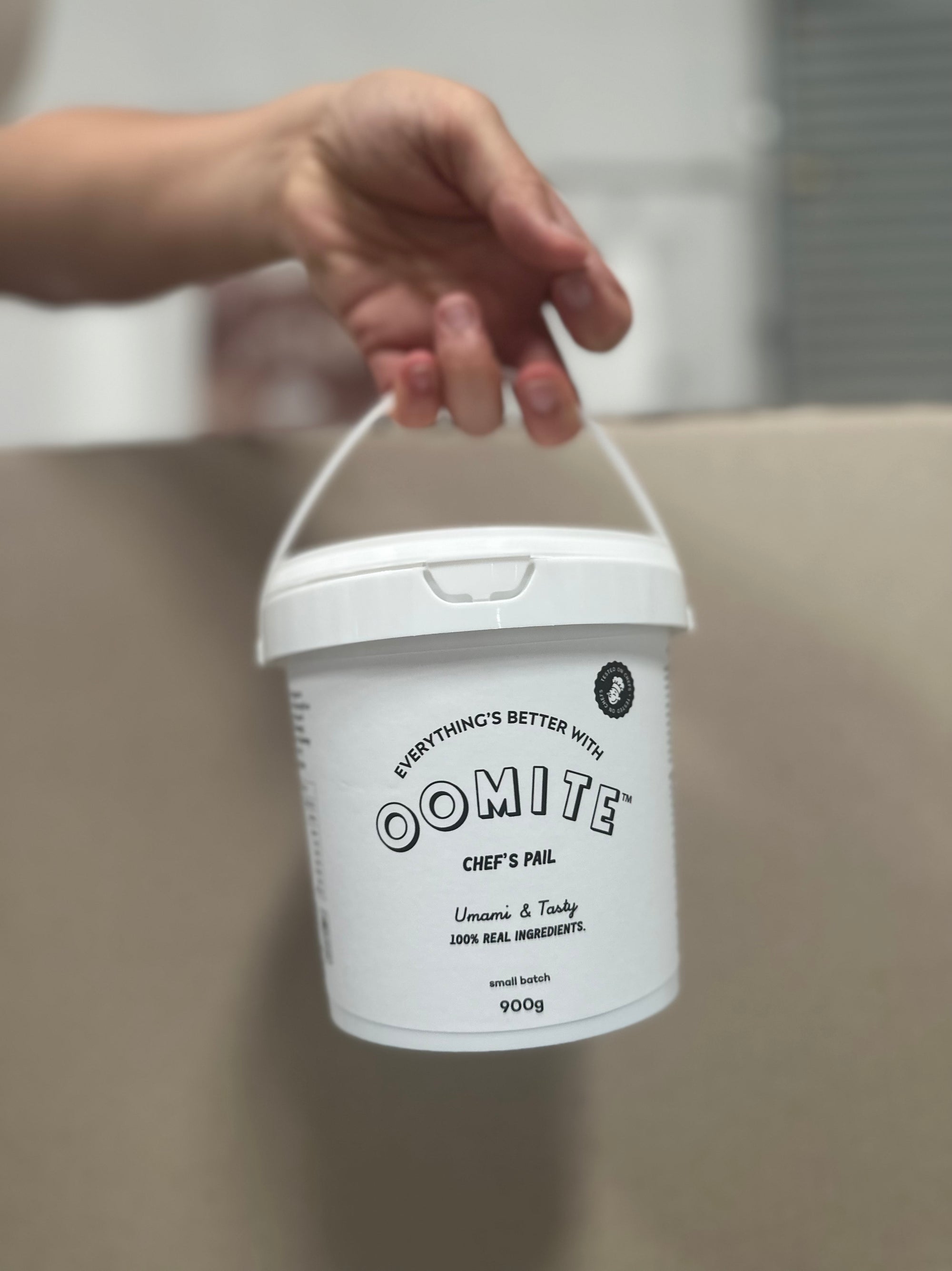 Oomite Chef's Pail 900g (piping bag in a pail)